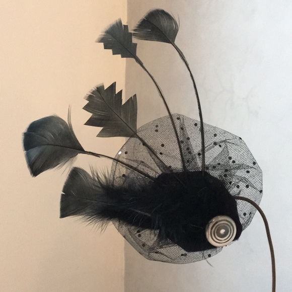 Fascinator - Picture 1 of 3